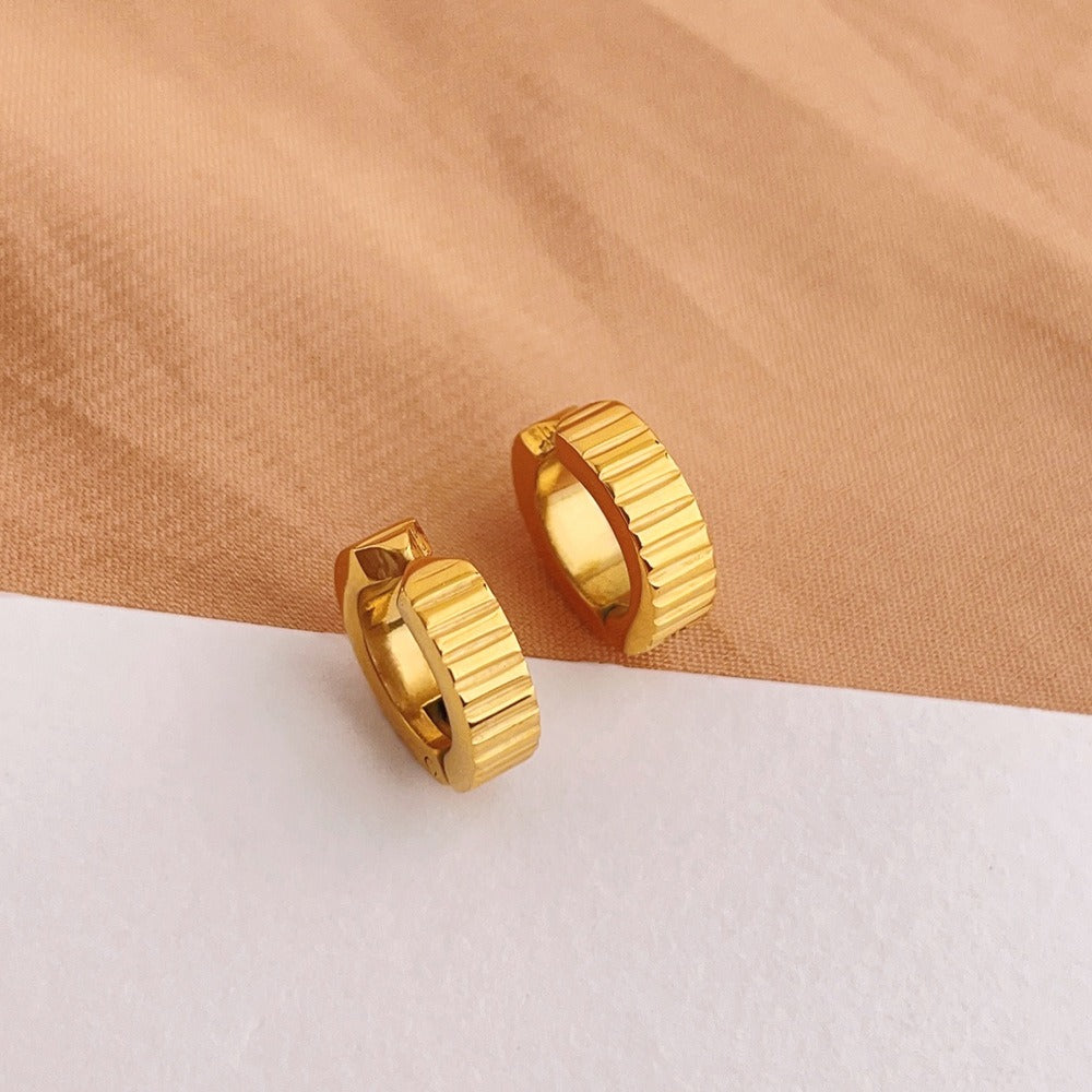 Noah Huggie Hoop Earrings