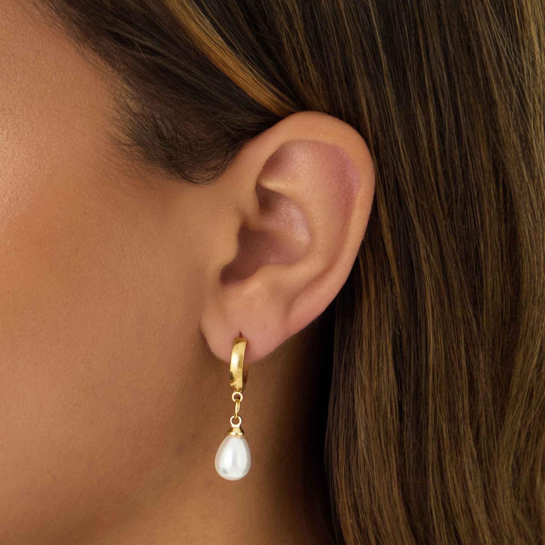 Chlo Pearl Hoop Earrings