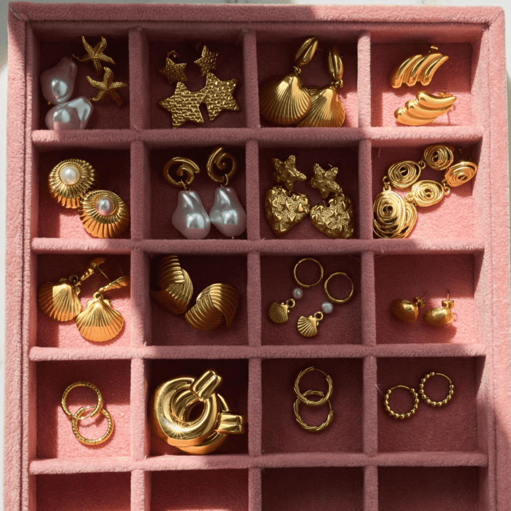 Sandy Pearl Stud Earrings